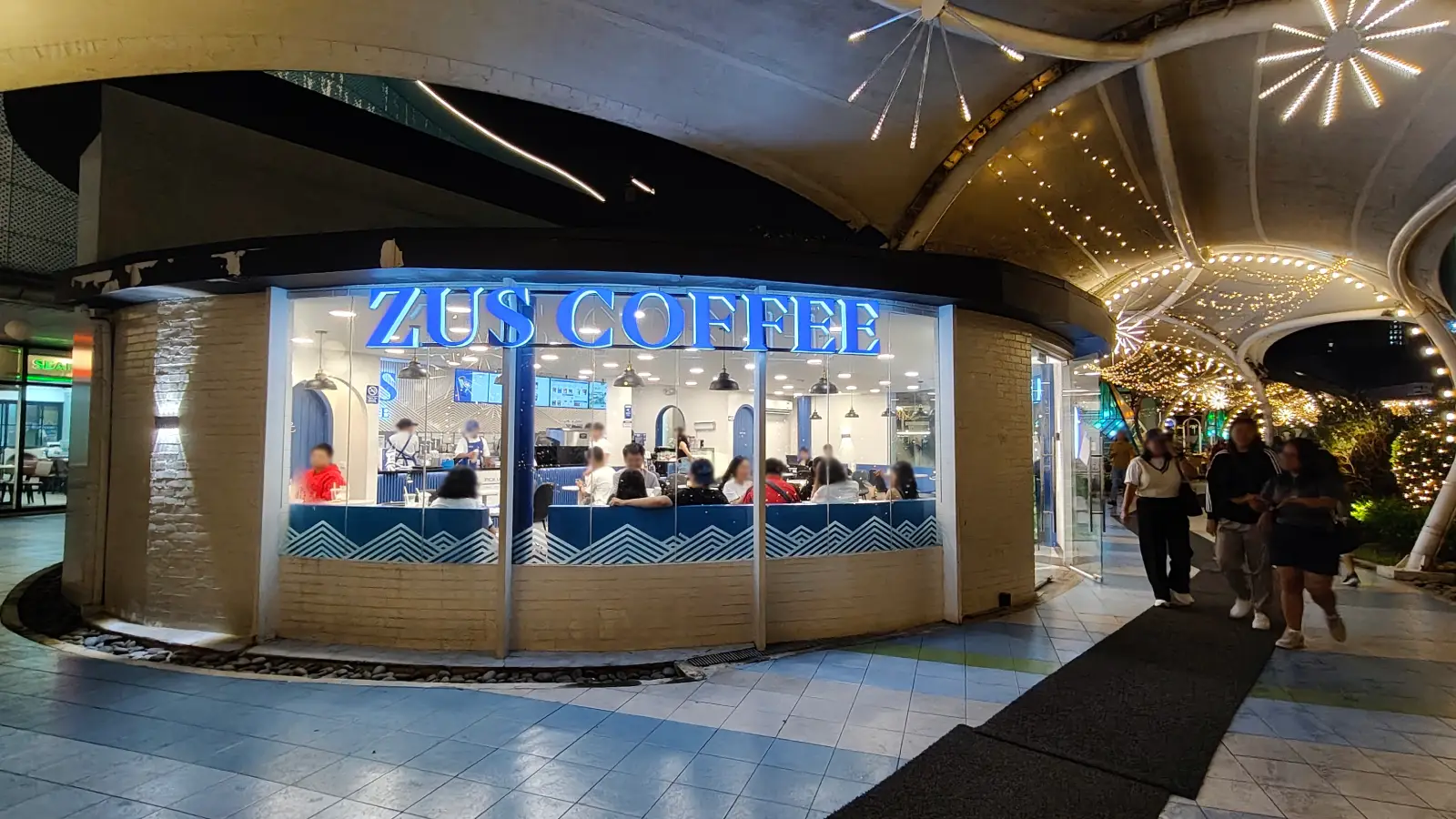 ZUS COFFEE in SM City North EDSA